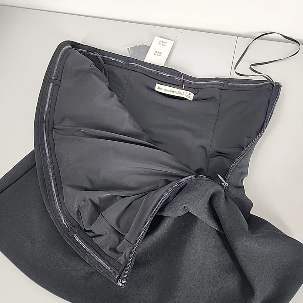 NEW Abercrombie & Fitch Strapless Side Ruched Top Size Medium Black fitted - Picture 11 of 11